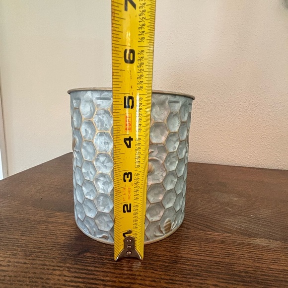 Decorative Honeycomb Patterned Vase - Blue and Gold - Picture 5 of 6